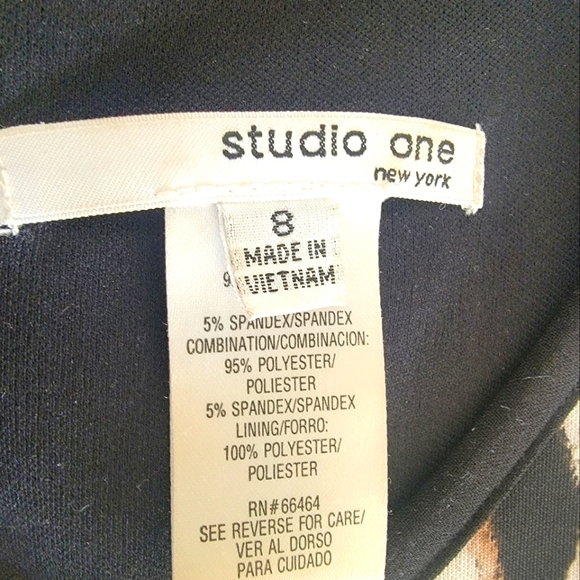 Studio One Dress - Picture 2 of 8